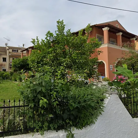 Georgia's Apartments, - Complex S איפסוס