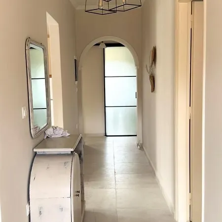 Georgia's Apartments, - Complex S *