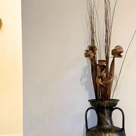 Georgia's Apartments, - Complex S إيبسوس