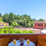 Georgia's Apartments, - Complex S Ипсос