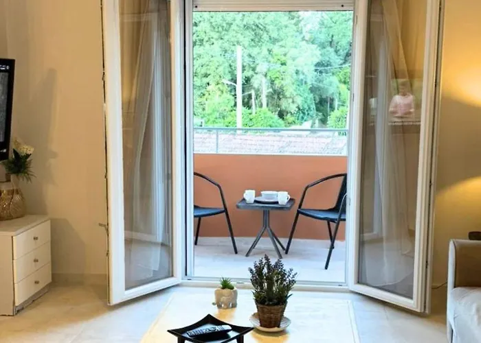 Georgia's Apartments, - Complex S *